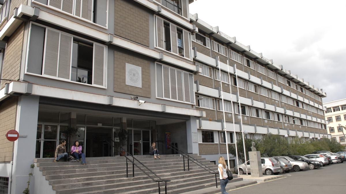 Edificio de Humanidades de la ULPGC en el Campus del Obelisco.