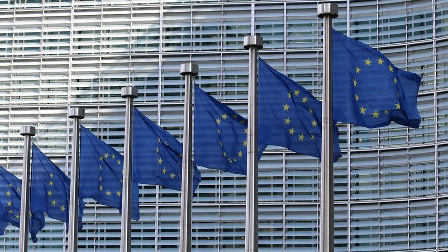 Banderas de la Unión Europea (UE).