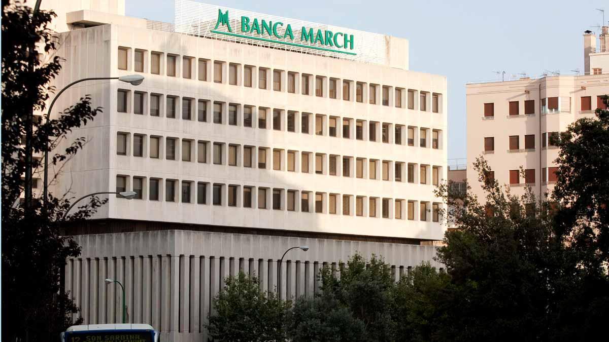 Banca March: Catalina March substitueix el seu pare Juan March al banc familiar