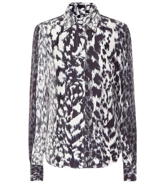 Camisa de manga larga de seda con estampado 'animal print' de leopardo, de Victoria Beckham