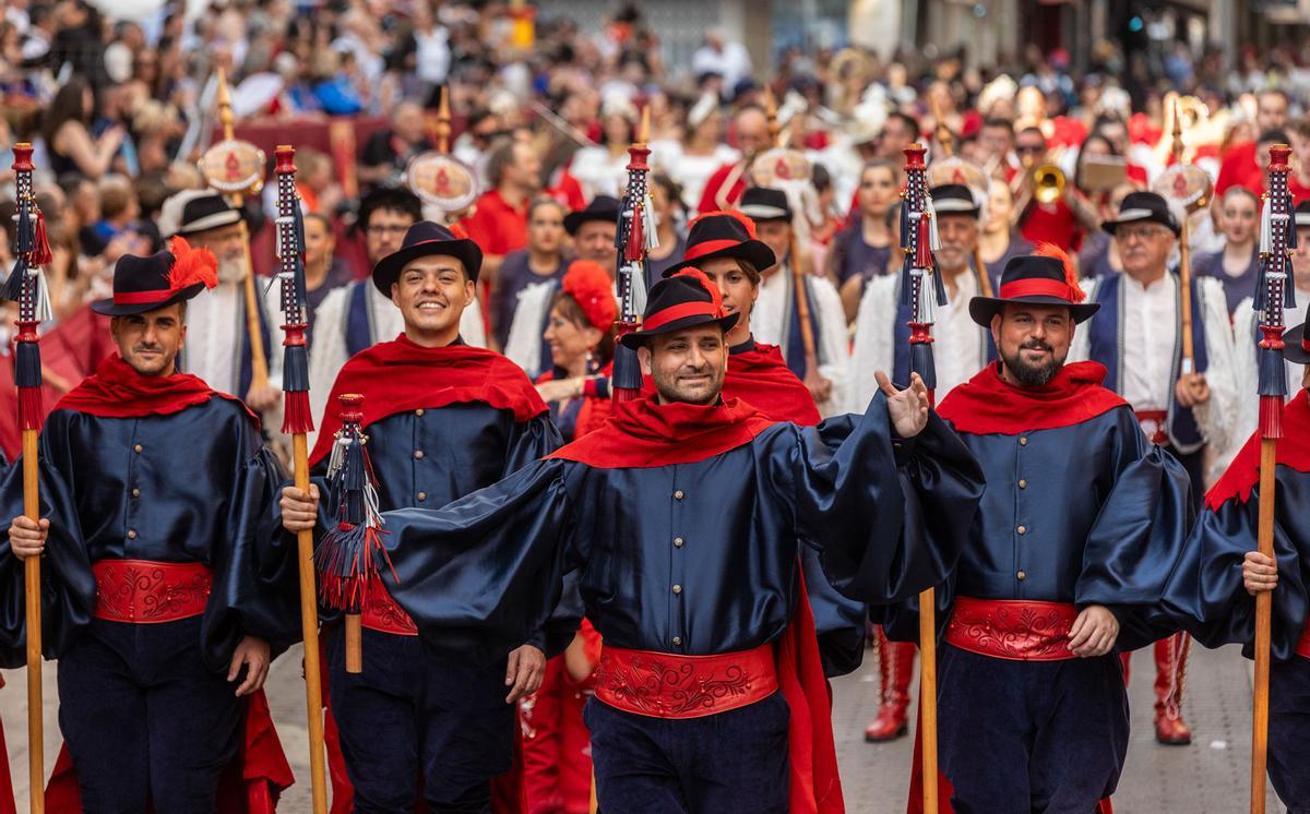Las mejores imágenes de la triunfal Entrada Cristiana de Elda