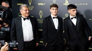 Laporta, junto a Gavi y Pedri en la gala del Balón de Oro