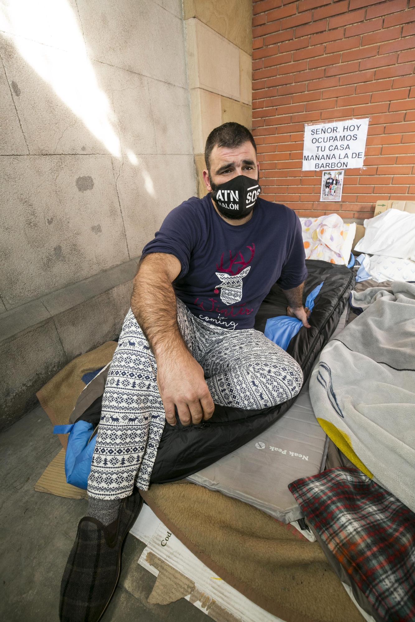 Los encerrados en las iglesias de La Felguera y Laviana