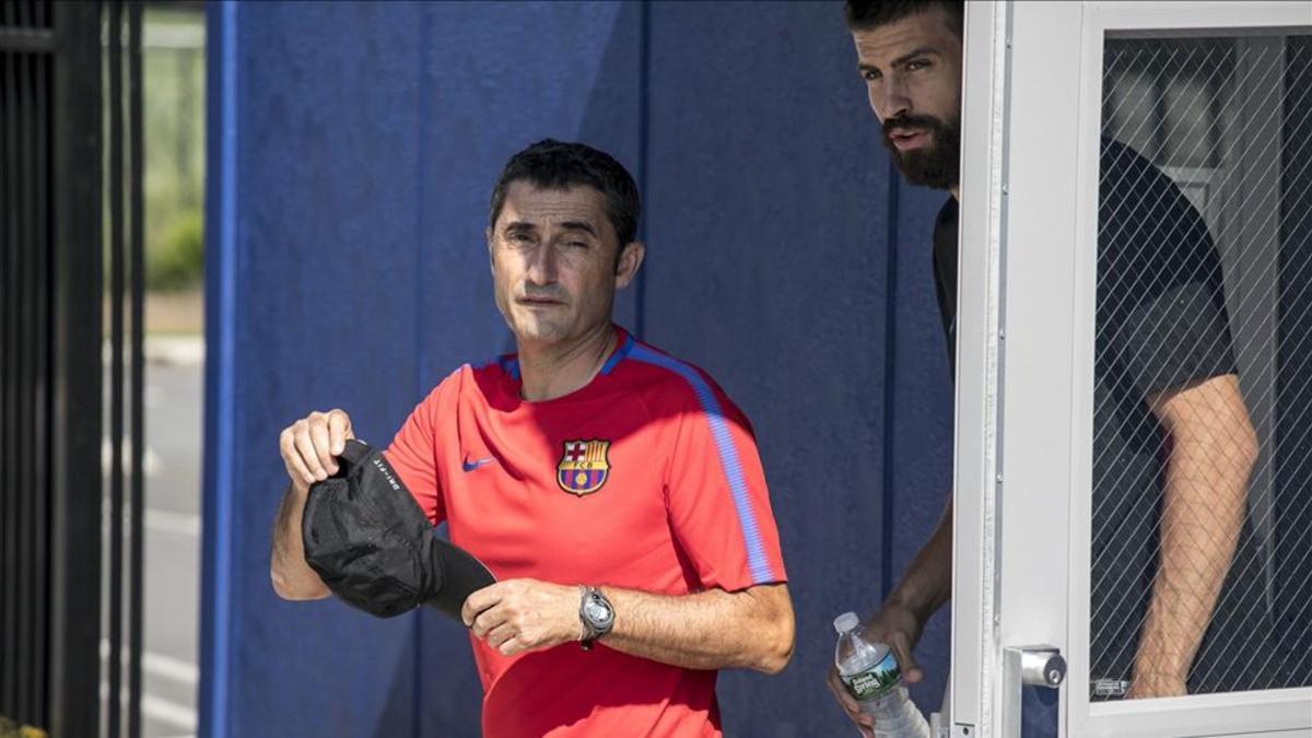 Ernesto Valverde y Gerard Piqué se enfrentan a la prensa