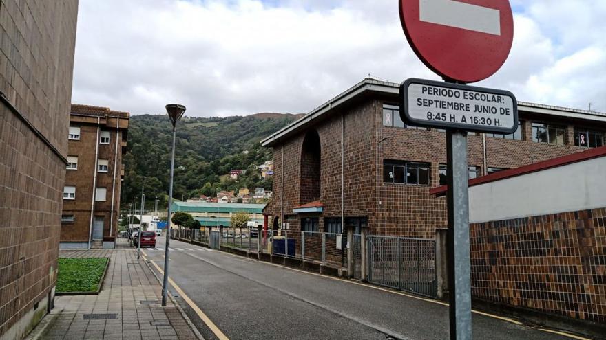 El colegio de Mieres que expulsa a los coches