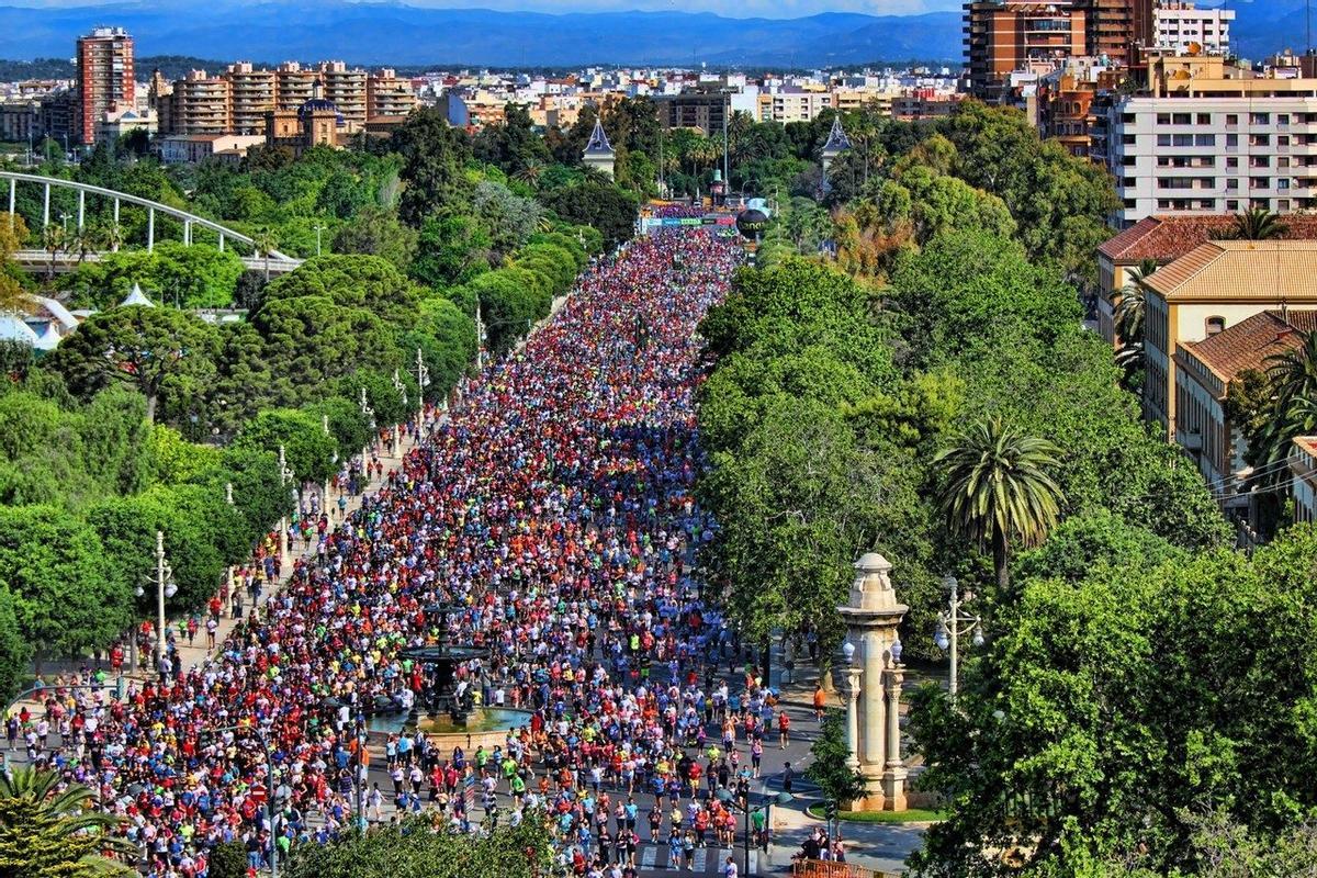 La salida y la meta de la Volta a Peu está en el Paseo de La Alameda.