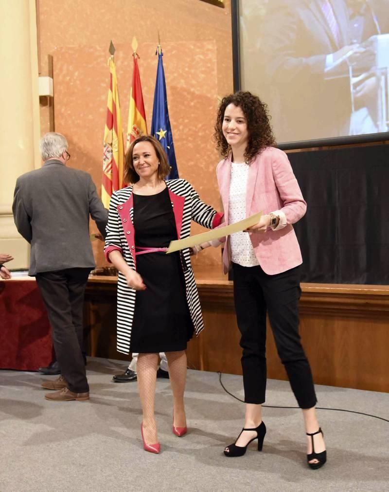 Imágenes de la ceremonia de premios por el Día de la Educación Aragonesa 2016