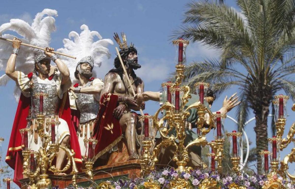 Una tarde primaveral envuelve a las cofradías el Lunes Santo