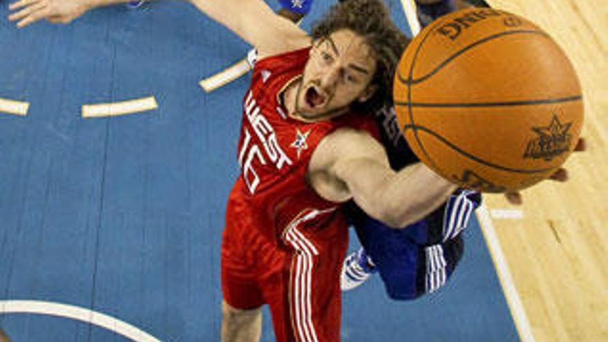 Pau Gasol, en una acción del Partido de las Estrellas de la NBA, este lunes