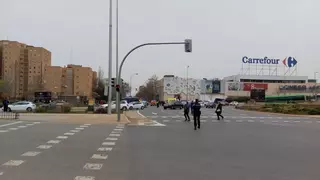 Asesinan a tiros a un hombre tras embestir su vehículo en Madrid