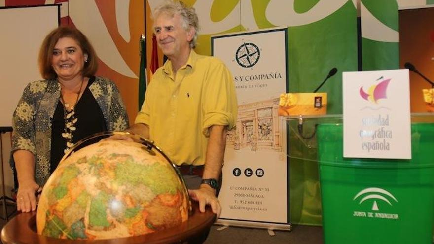 Lola Escudero y Juan Luis Arsuaga, durante la presentación de la nueva sede.