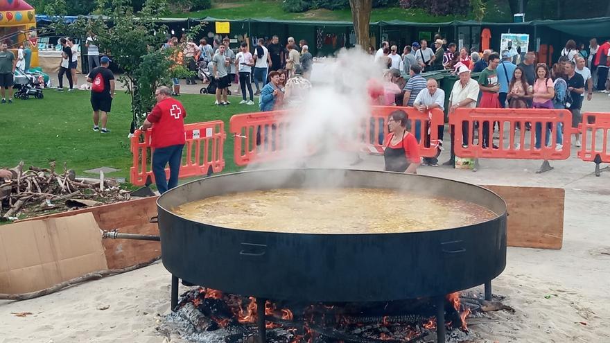 Cella (Teruel) pone fin a la Feria de la Patata con un guiso para 3.200 personas