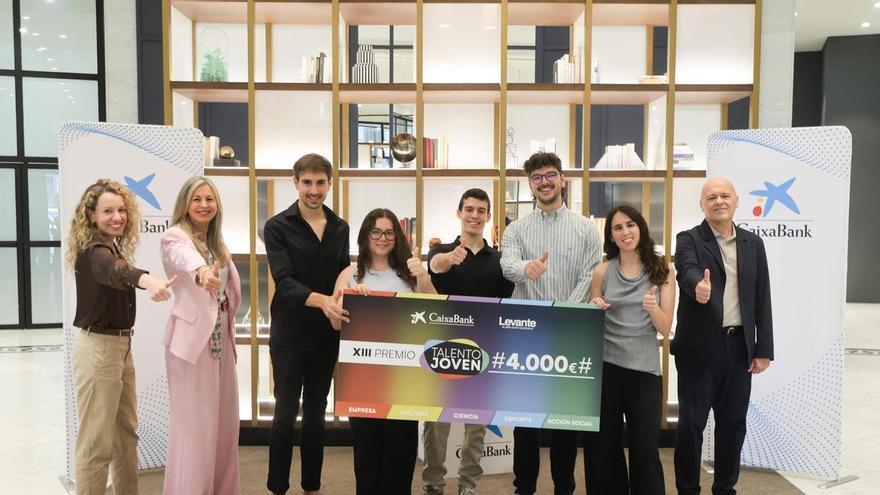 Los ganadores de Talento Joven 2026 reciben su cheque de 4.000 €