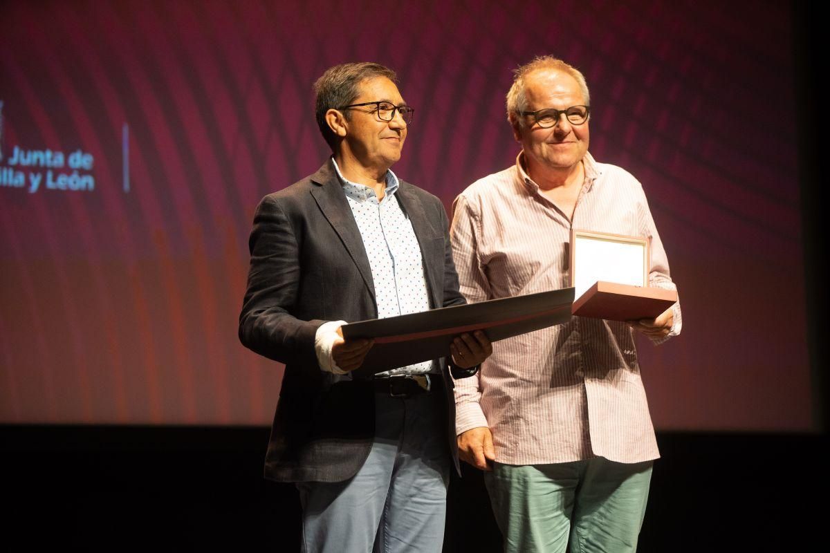 Entrega de los 35 Premios Mercurio y Vulcano, con la música de David Rivas