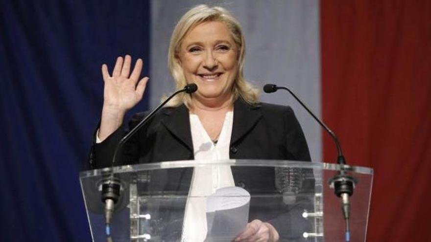 Marine Le Pen celebrando ayer la victoria.
