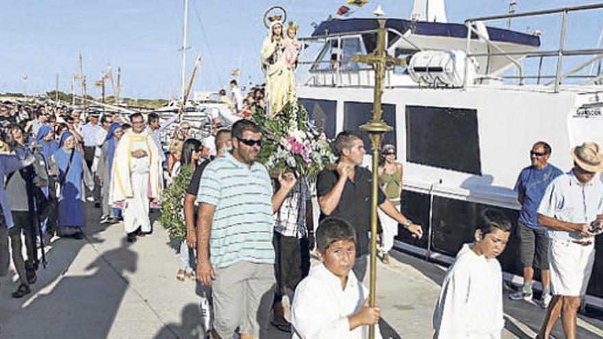 Procesión marinera del pasado año desde la Savina.