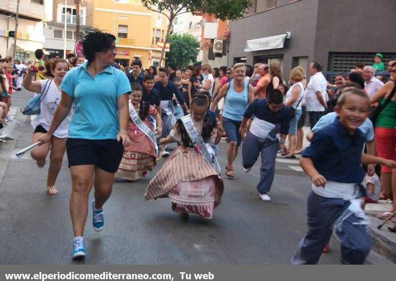 Desfile de peñas y toro