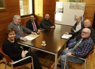 Reactivar piscinas e iluminación ornamental, peticiones de los antiguos alumnos de la Laboral