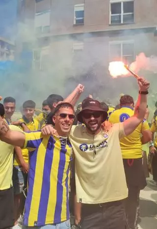 La afición de la UD Las Palmas toma Málaga con ilusión y optimismo: «Vamos a ganar 0-2 con goles de Viera y Jesé»