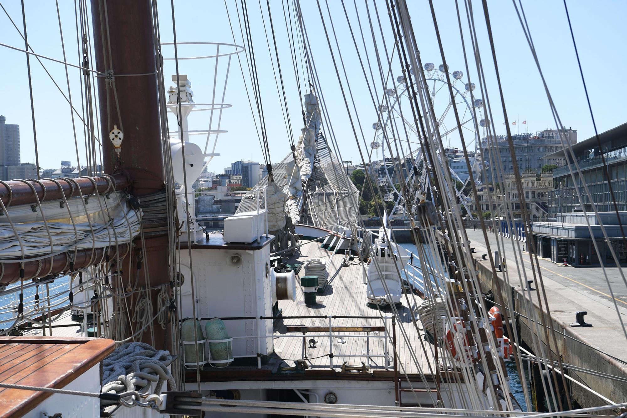 El 'Juan Sebastián de Elcano' ya está en A Coruña