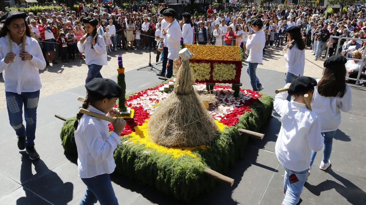 La Festa de los Maios de Redondela en la última edición que se celebró, en 2019.