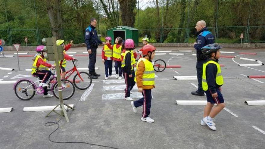 Clase de educación vial en Cangas