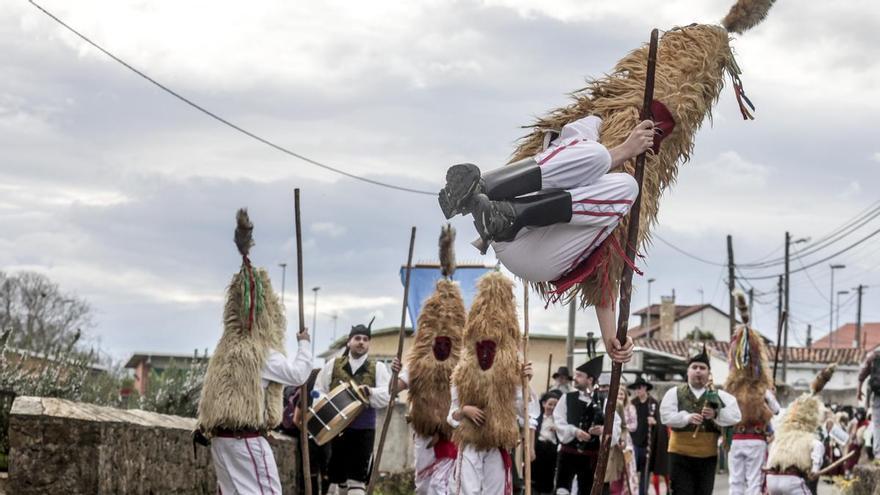 Valdesoto, capital de las mascaradas: así fue el espectacular desfile en la localidad de Siero