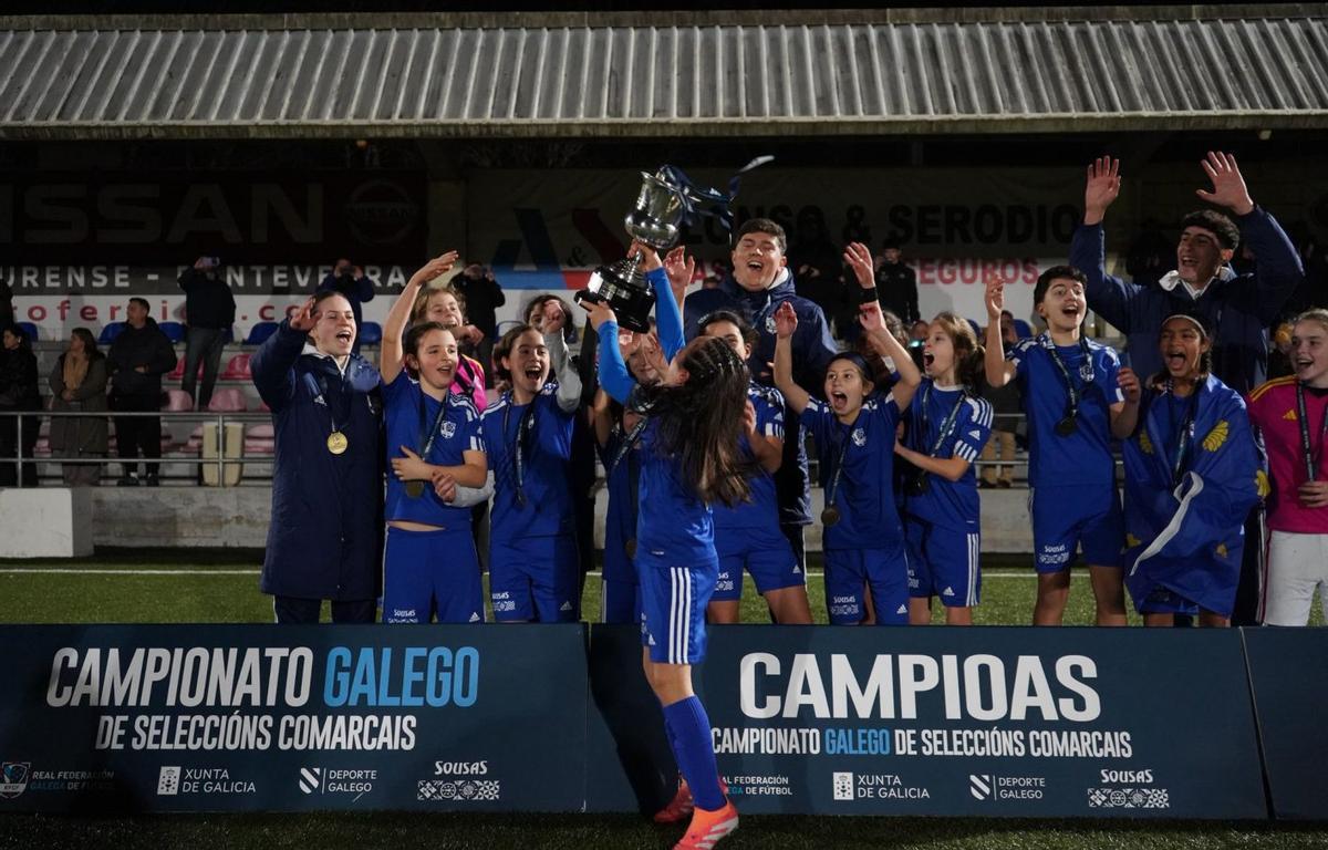 O equipo da Coruña celebra a vitoria.  | //D.P.