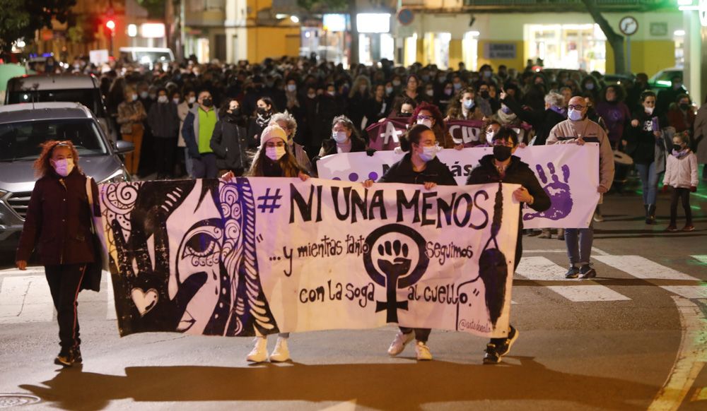 Manifestación en las calles del Port de Sagunt, el 25N contra la violencia machista.