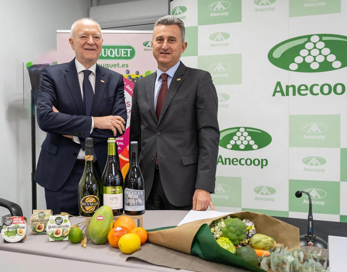 El presidente de Anecoop, Alejandro Monzón (derecha), y el director general del grupo, Joan Mir (izquierda)