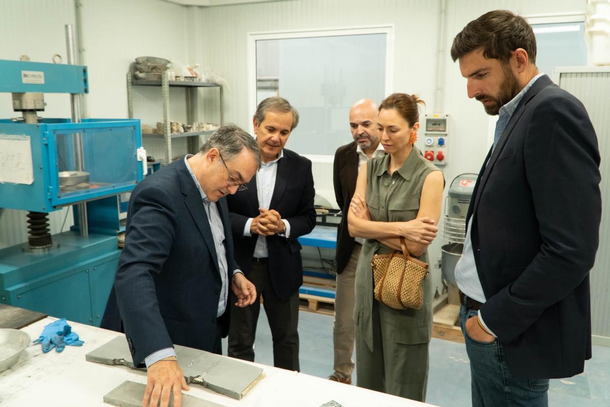 Antelo y Martínez, en un momento de su visita a las instalaciones del CTCON, este viernes.