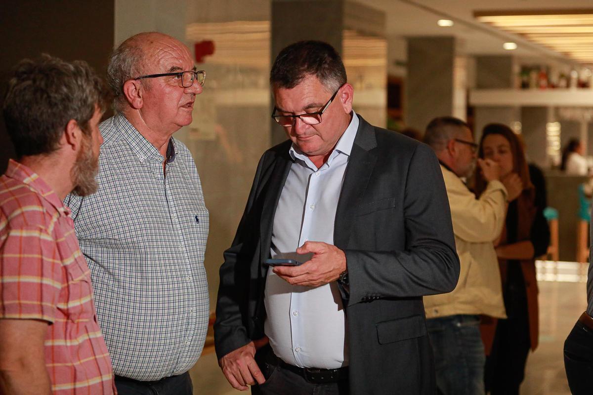 Galería del momento del escrutinio del PSOE en Ibiza Galería del momento del escrutinio del PSOE en Ibiza