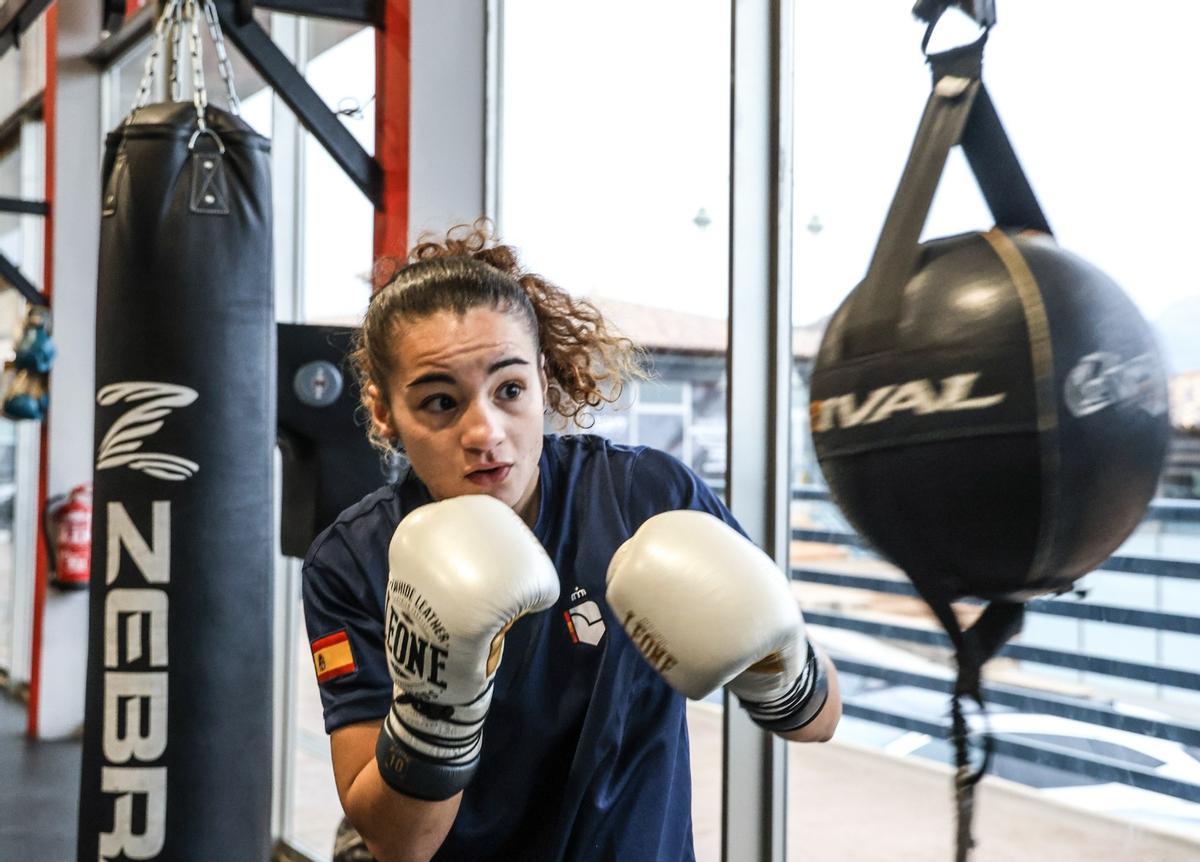 Sheila Martínez, la alicantina, campeona de Europa de boxeo de peso pluma