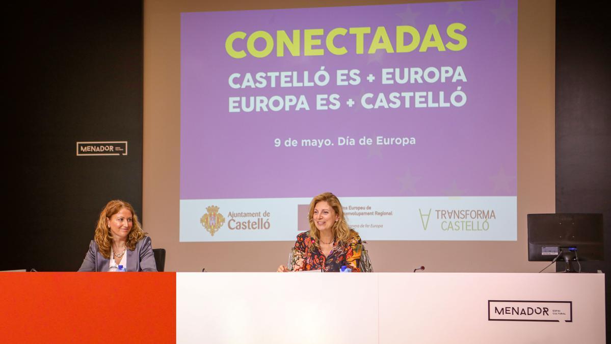 La alcaldesa junto a Carmen Vilanova, directora de la Oficina de Planificación.