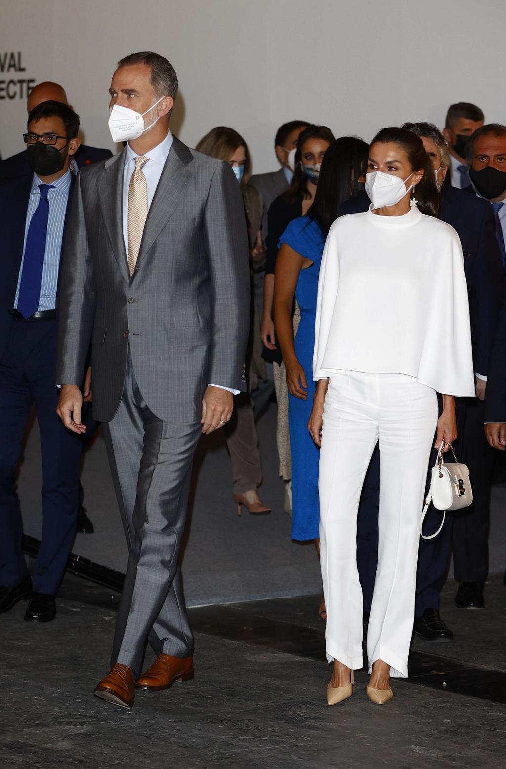 El rey Felipe VI y la reina Letizia inauguran la Feria Internacional de Arte Contemporáneo ARCO 2021 en Madrid.