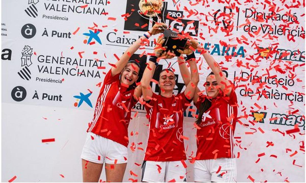 Júlia, Ana i Natalia, guanyadores de la Lliga CaixaBank.