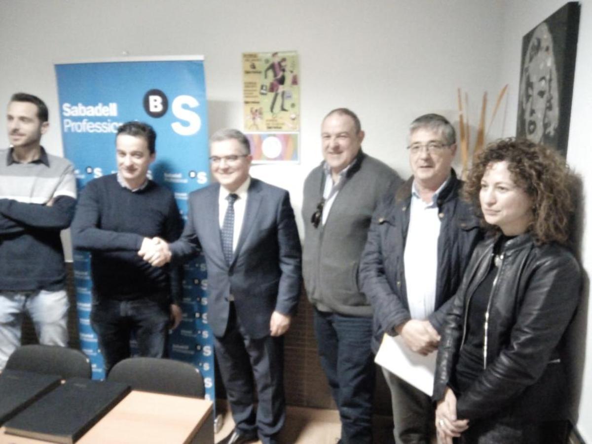 Acuerdo entre la asociación de comerciantes de Benalúa y el Banco Sabadell