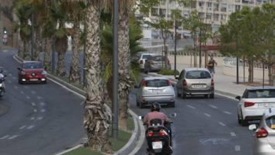 Un motorista muere al chocar contra una palmera en la carretera de la Cantera