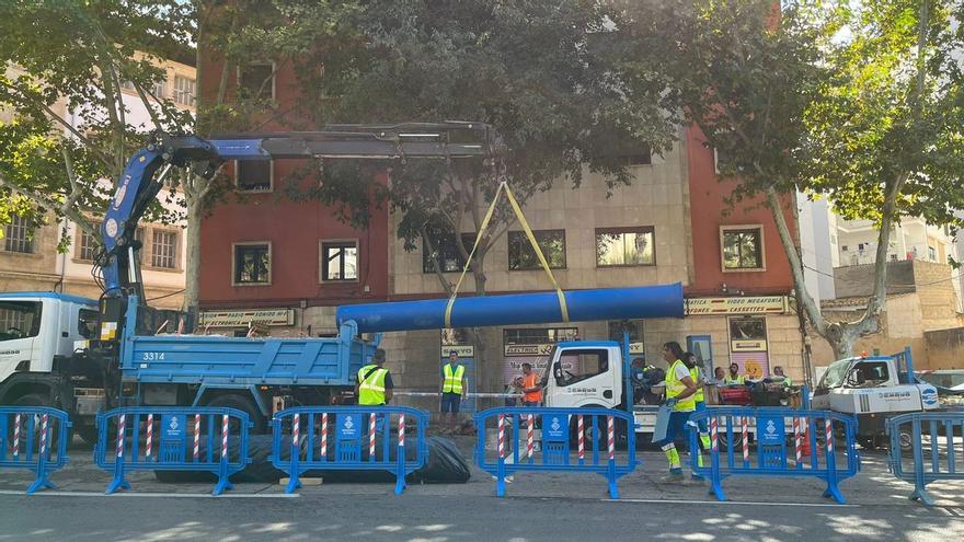 Una avería inunda parte del centro y deja sin agua a 600 hogares