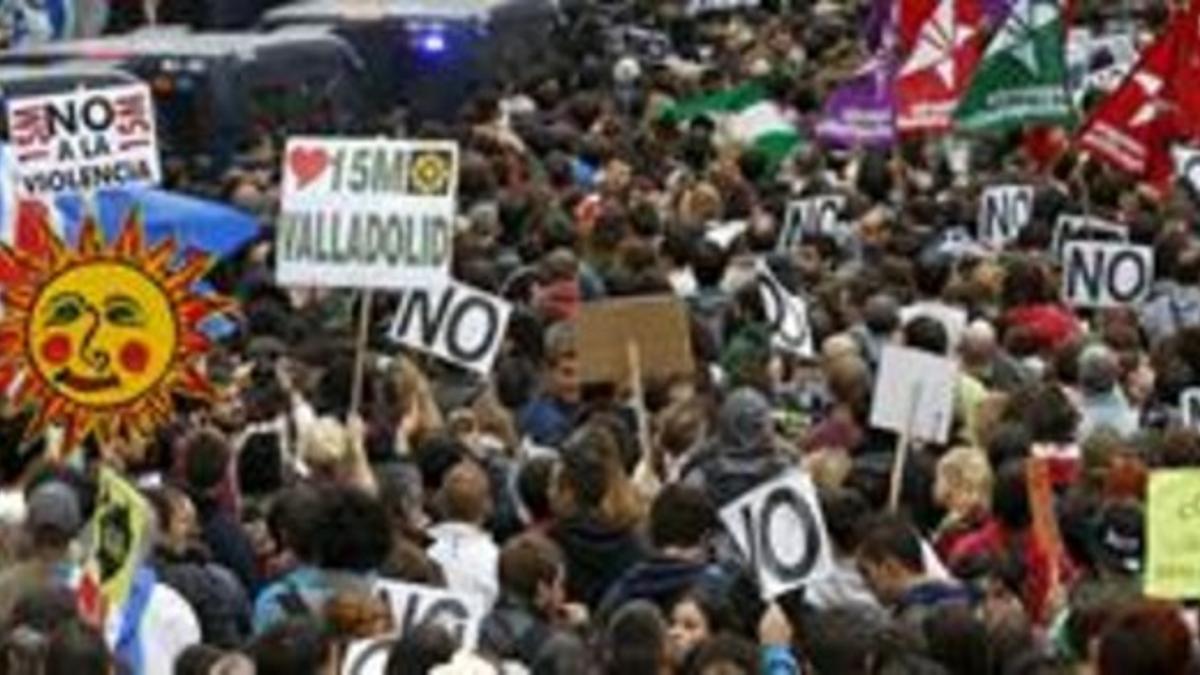 Una imagen de la concentración del pasado 25 de septiembre en el marco de la iniciativa 'Rodea el Congreso'. EFE / JUANJO MARTÍN