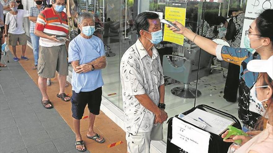 Singapur se atasca en sus vergüenzas por la pandemia