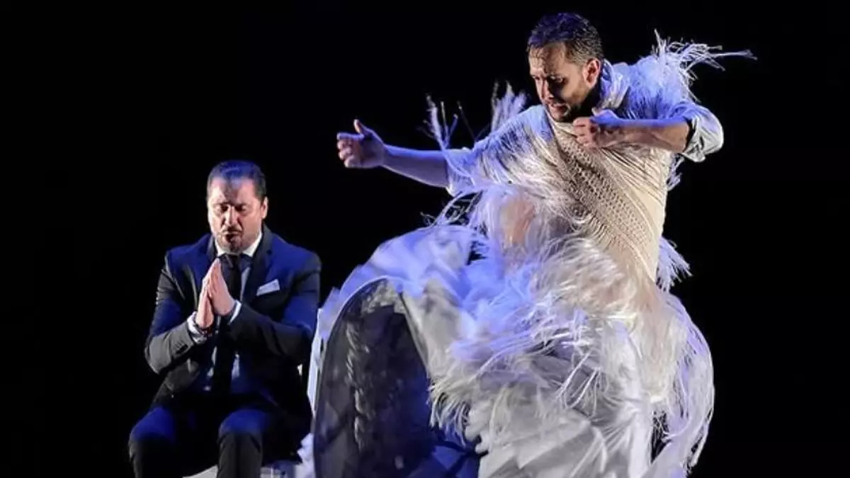 Ola de apoyo al bailaor Manuel Liñán tras sufrir ataques homófobos en redes: "El flamenco es un arte libre y valiente"
