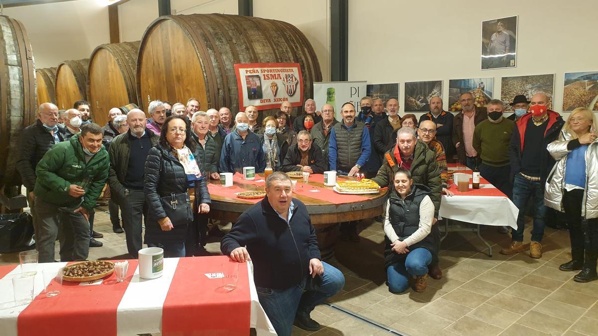 Un momento del acto celebrado por la peña Isma.