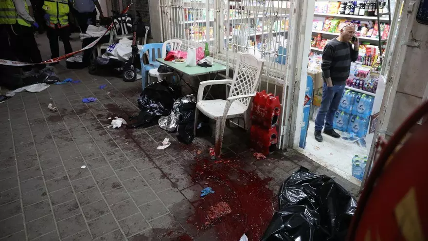 Un jove Palestí asessina a trets a 5 persones a les afores de Tel Aviv