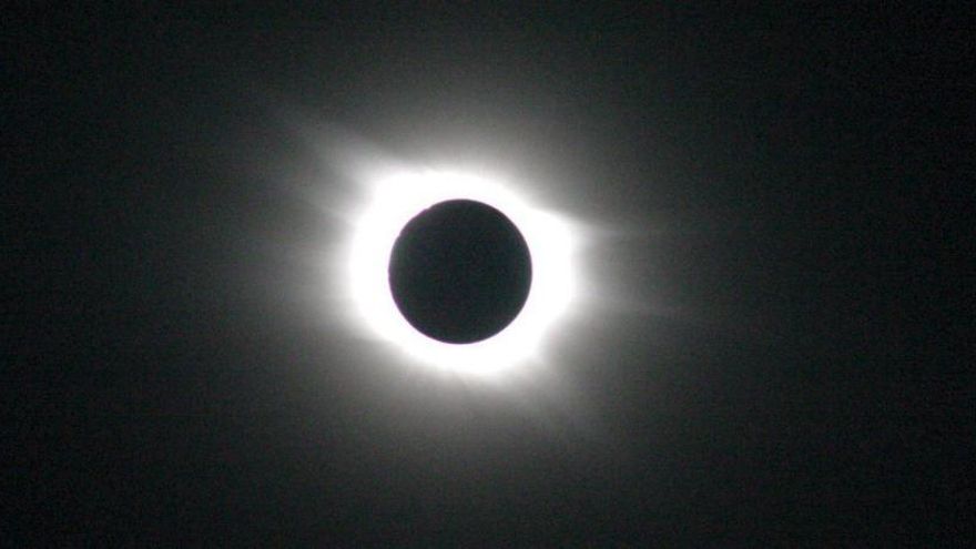 Una imagen de archivo de un eclipse solar total.