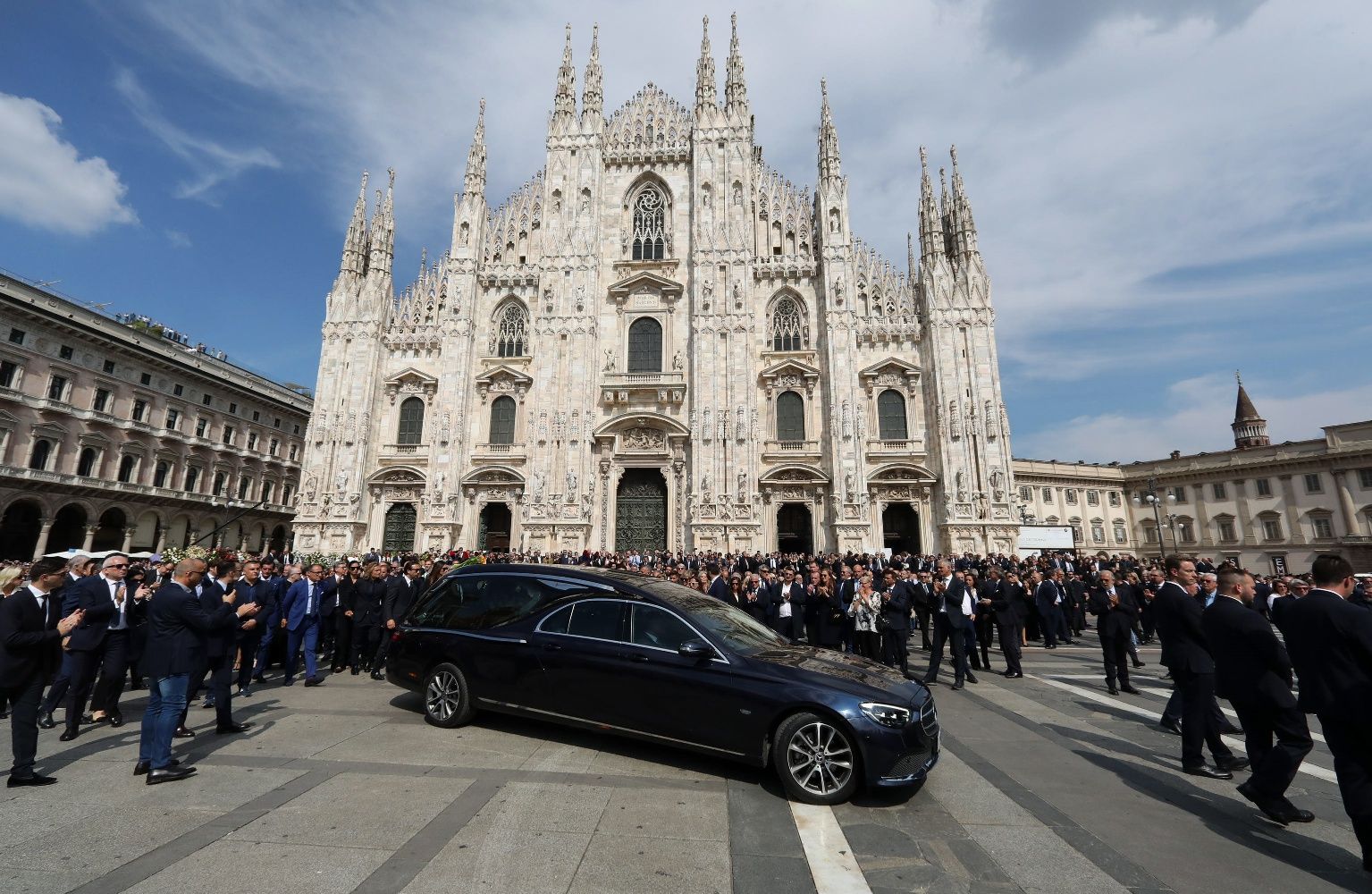 Itàlia homenatja Berlusconi amb un simbòlic funeral d'Estat que congrega a milers de persones