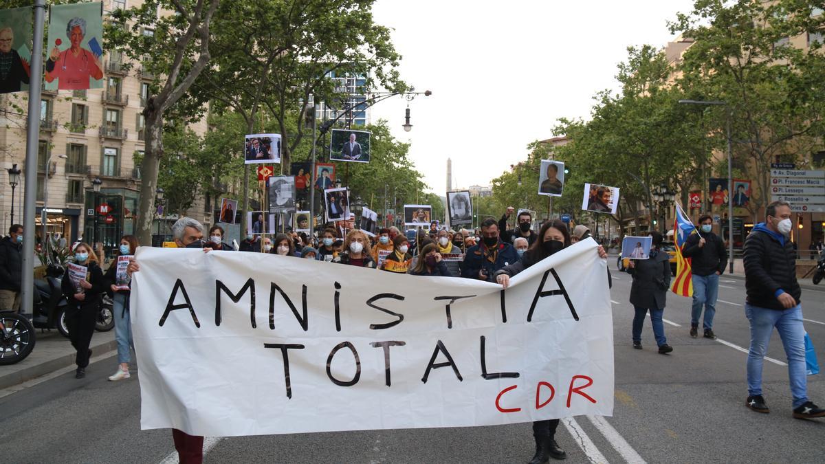 Manifestantes piden la amnistía total para los CDR en Barcelona