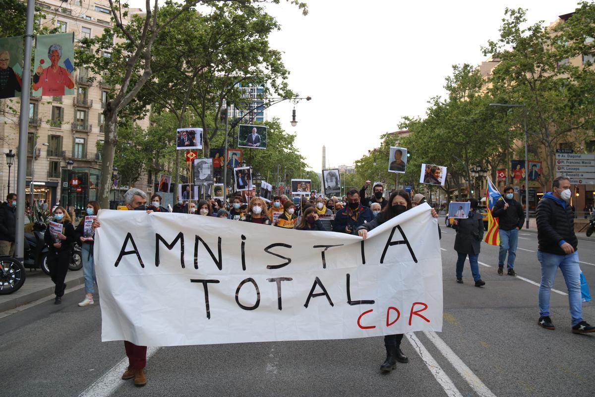 Un centenar de manifestants demanen l’amnistia total per als CDRs a Barcelona