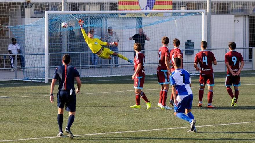 El Ebro debuta en casa con triunfo