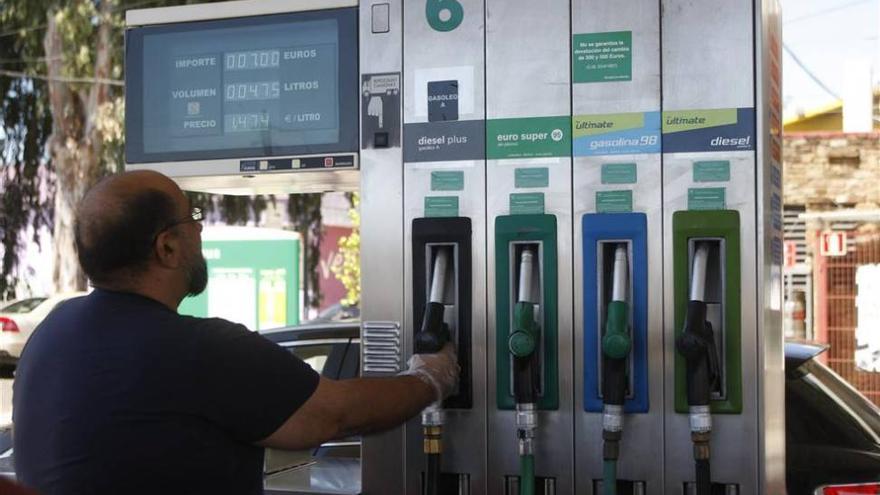 El precio de la gasolina llega al máximo anual en el inicio de las vacaciones